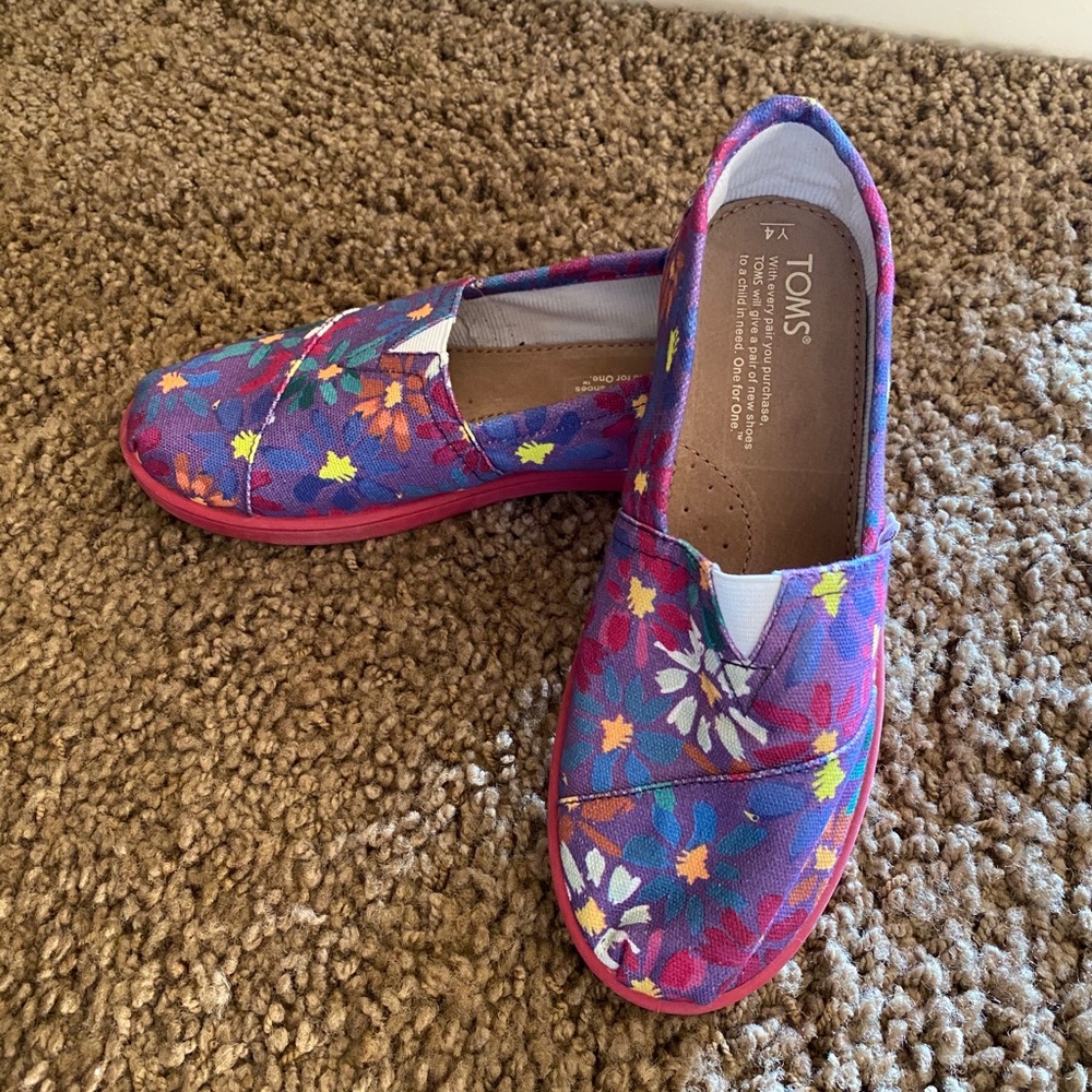 New Toms Girls slip on